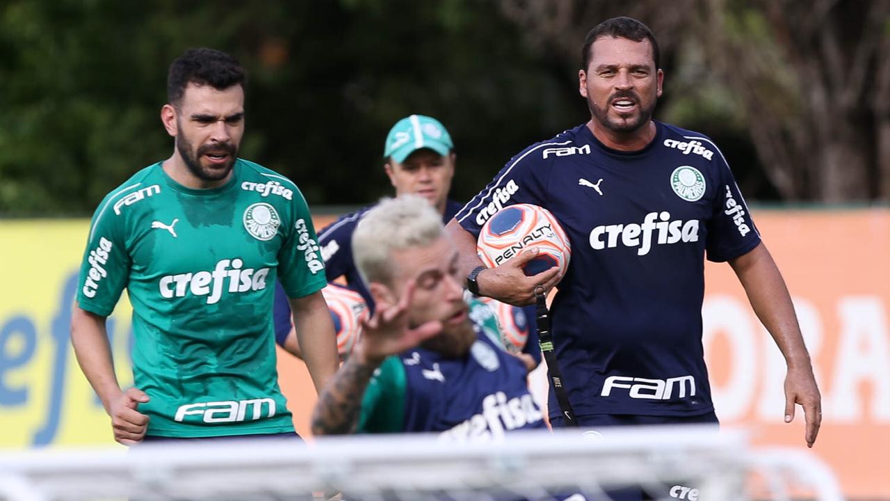 foto1_mauricio-copertino-comanda-primeiro-treino-com-bola-do-palmeiras-em-2020